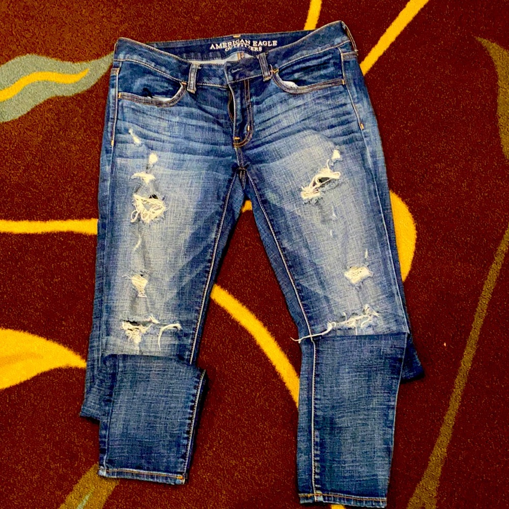 SALE SALE SALE! Sexy super stretch distressed jegging. Reasonable offers please.
